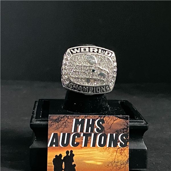 SEATTLE SEAHAWKS N.F.L 2013 "WILSON" CHAMPIONSHIP REPLICA RING (ref733)