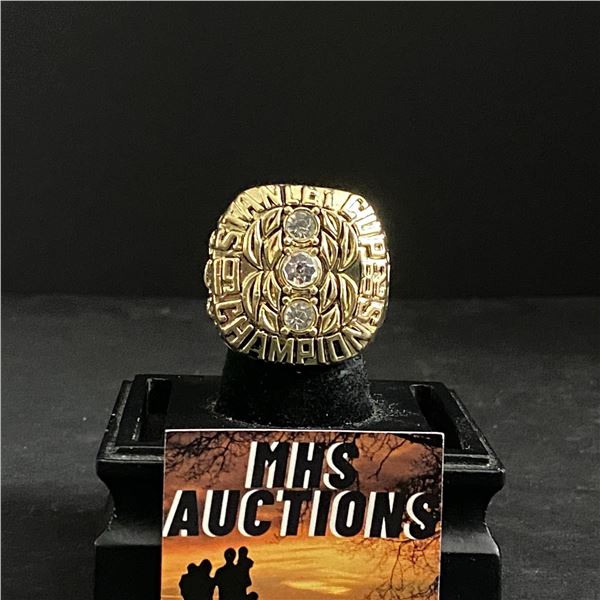 NEW YORK ISLANDERS N.H.L 1982  TROTTIER  CHAMPIONSHIP REPLICA RING (ref835)