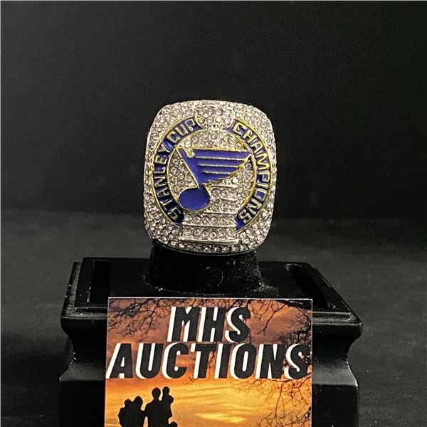 ST LOUIS BLUES N.H.L 2019 "O'REILLY" CHAMPIONSHIP REPLICA RING (ref836)