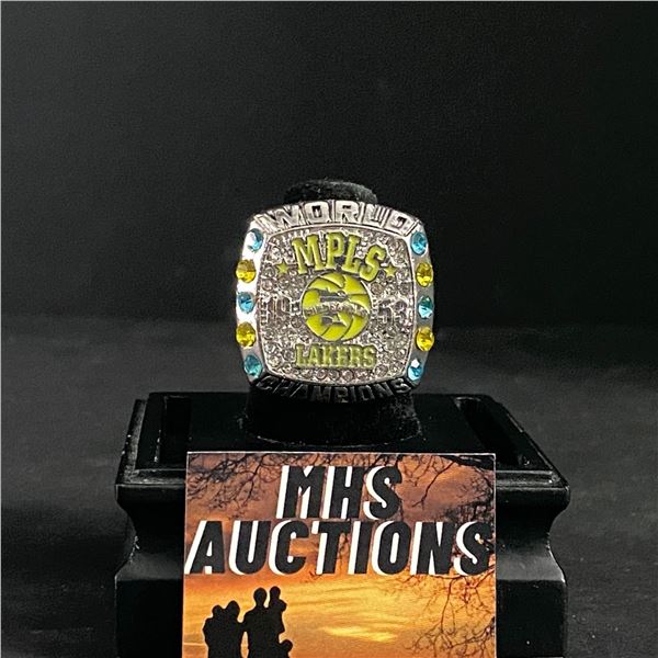 MINNEAPOLIS LAKERS N.B.A 1952 CHAMPIONSHIP REPLICA RING (ref440)