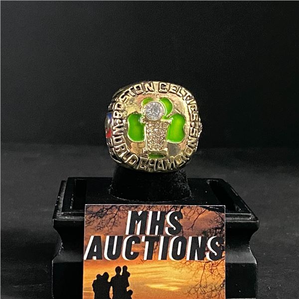 BOSTON CELTICS N.B.A 1986  BIRD  CHAMPIONSHIP REPLICA RING (ref461)