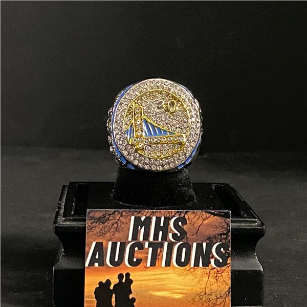 GOLDEN STATE WARRIORS N.B.A 2015 "CURRY" CHAMPIONSHIP REPLICA RING (ref471)