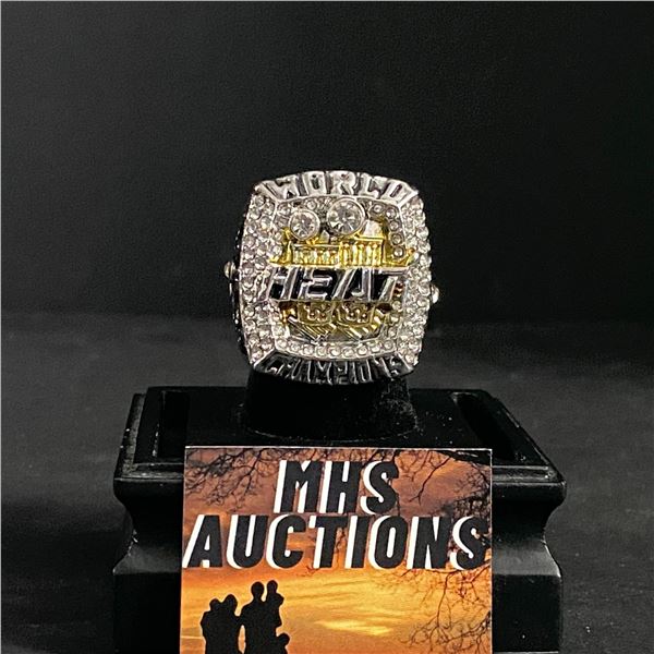 MIAMI HEAT N.B.A 2013 "JAMES/WADE" CHAMPIONSHIP REPLICA RING (ref481)