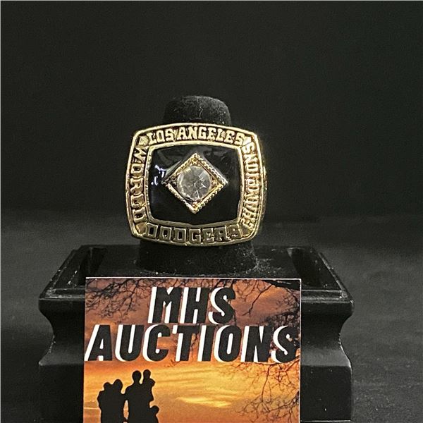 LOS ANGELES DODGERS M.L.B 1981  GARVEY  CHAMPIONSHIP REPLICA RING (ref507)