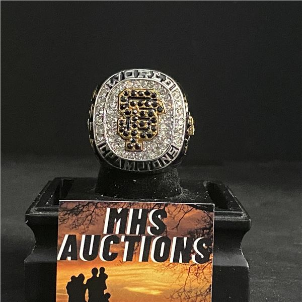 SAN FRANCISCO GIANTS M.L.B 2012  GIANTS  CHAMPIONSHIP REPLICA RING (ref594)