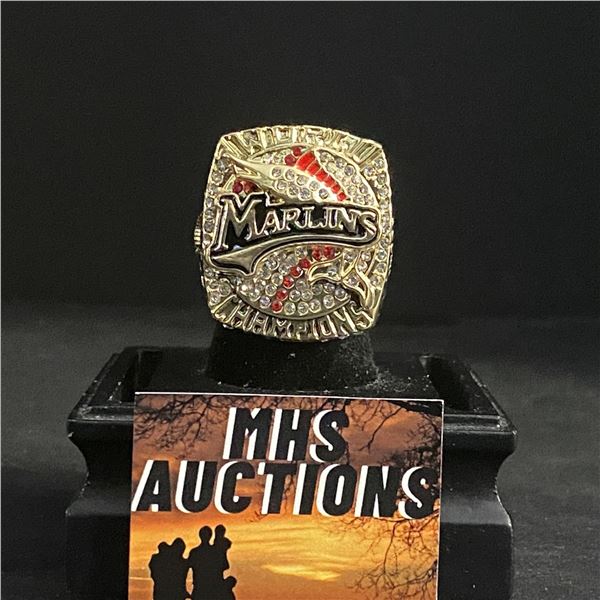 FLORIDA MARLINS M.L.B 2003  BECKETT  CHAMPIONSHIP REPLICA RING (ref618)