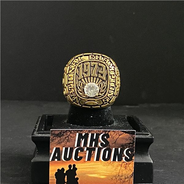 ALABAMA CRIMSON TIDE 1973 "ALABAMA" NATIONAL CHAMPIONSHIP REPLICA RING (ref1002)