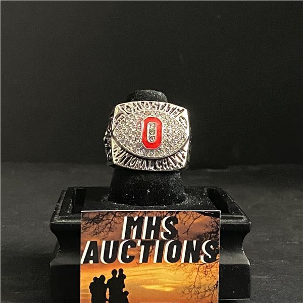 OHIO STATE BUCKEYES CHAMPIONS 2002  BUCKEYES  NATIONAL CHAMPIONSHIP REPLICA RING (ref1064)