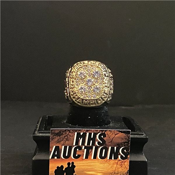 EDMONTON OILERS N.H.L 1990 "MESSIER" CHAMPIONSHIP RELICA RING (ref417)