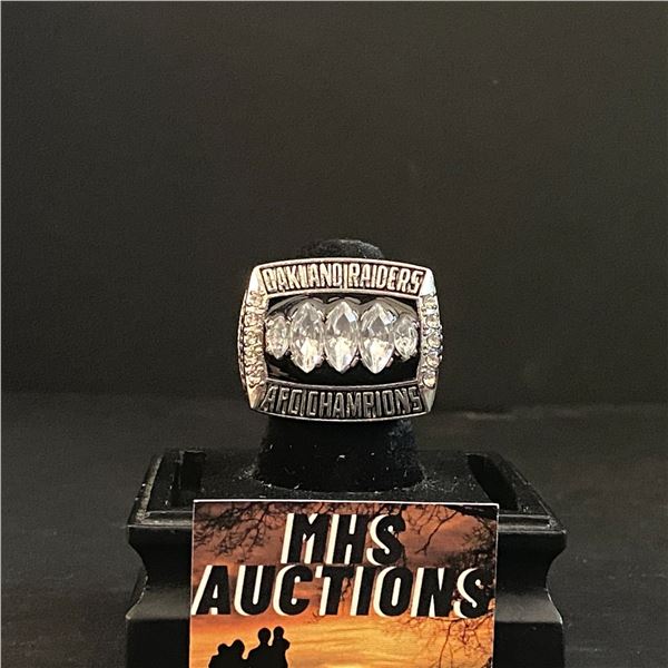 OAKLAND RAIDERS N.F.L 2002  GANNON  CHAMPIONSHIP RELICA RING (ref412)