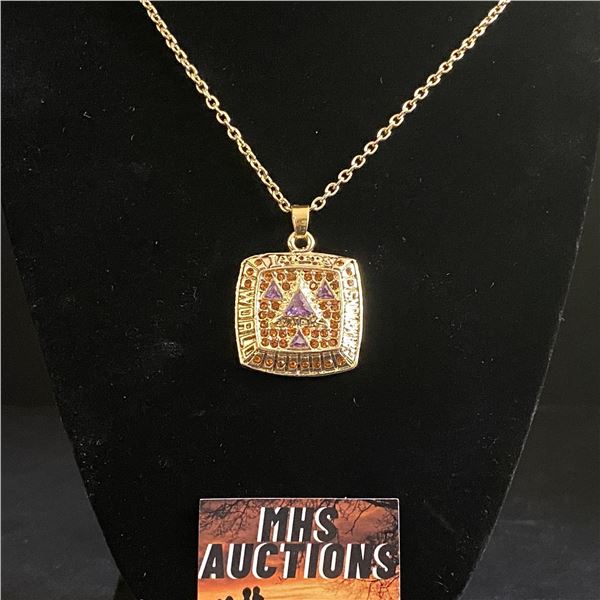 LOS ANGELES LAKERS 2002 N.B.A CHAMPIONSHIP NECKLACE (ref1111)