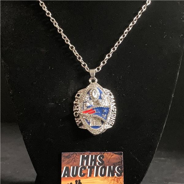 NEW ENGLAND PATRIOTS N.F.L 2017 CHAMPIONSHIP NECKLACE (ref1182)