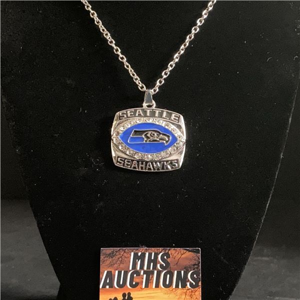 SEATTLE SEAHAWKS N.F.L 2005 CHAMPIONSHIP NECKLACE (ref1187)