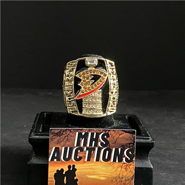 ANAHEIM MIGHTY DUCKS N.H.L 2007 "SELANNE" CHAMPIONSHIP RELICA RING (ref393)