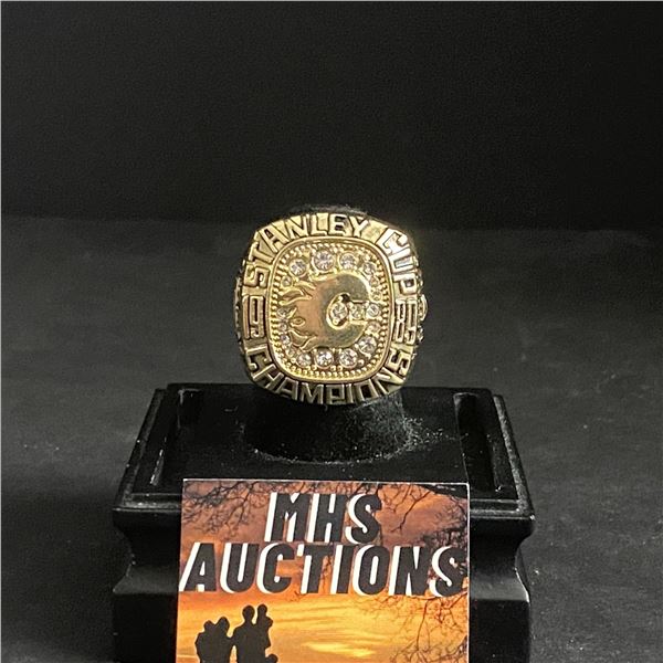 CALGARY FLAMES N.H.L 1989 "MCINNIS" CHAMPIONSHIP RELICA RING (ref392)