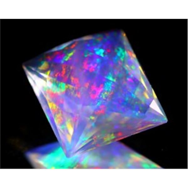FABULOUS 5.54 ct. ContraLuz Opal