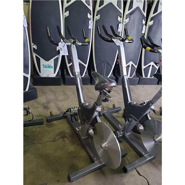 KEISER M3 COMMERCIAL SELF POWERED SPIN BIKE WITH ADJUSTABLE SEAT AND HANDLE