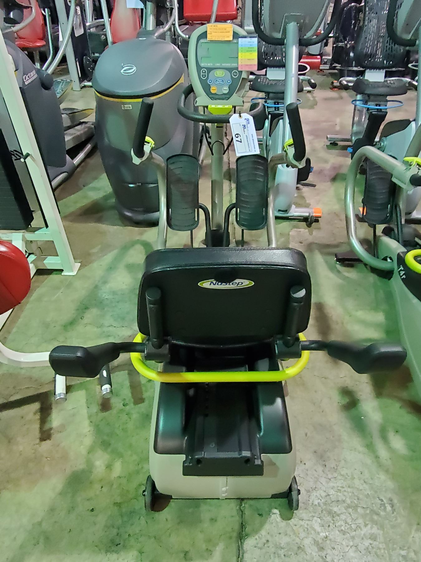 NUSTEP T4R COMMERCIAL SELF POWERED RECUMBENT CROSS TRAINER WITH DISPLAY