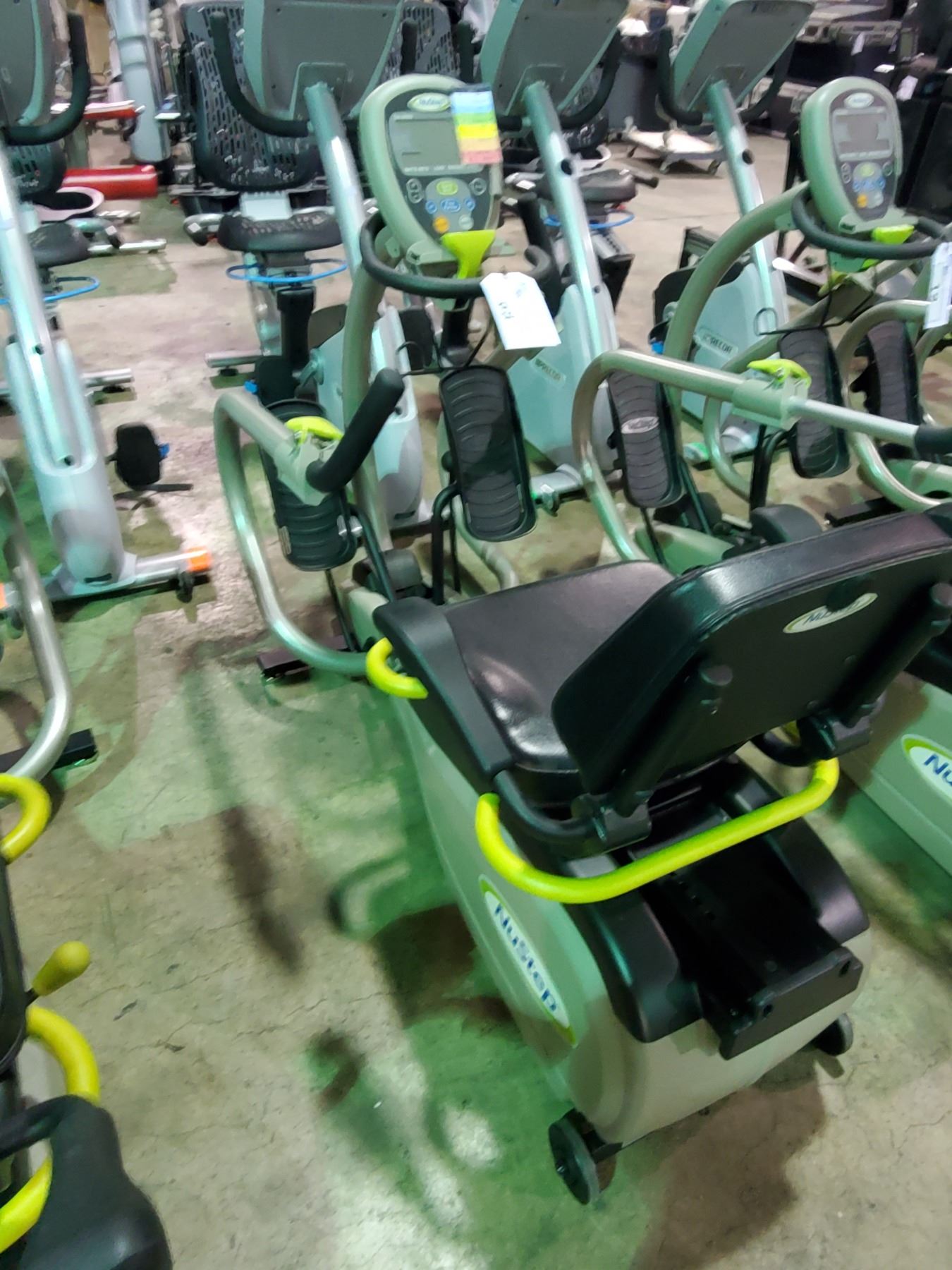 NUSTEP T4R COMMERCIAL SELF POWERED RECUMBENT CROSS TRAINER WITH DISPLAY