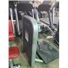 Image 2 : LIFE FITNESS COMMERCIAL VARIABLE WEIGHT SQUAT MACHINE