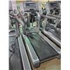 Image 2 : LIFE FITNESS FLEX DECK COMMERCIAL TREADMILL WITH DISPLAY, ADJUSTABLE INCLINE AND SPEED