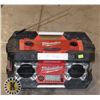 Image 1 : MILWAUKEE JOBSITE RADIO