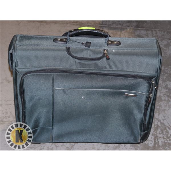 RICARDO ELITE GARMENT BAG