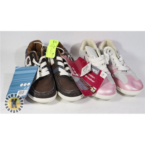 SHOES KIDS US SIZE 34 PAIR OF 2 ASSORTED COLORS