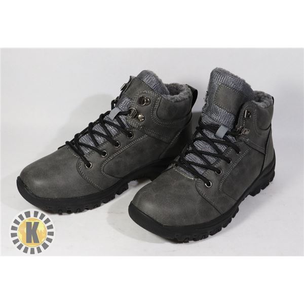 WINTER BOOTS  MEN'S APPROX. SIZE 9-10