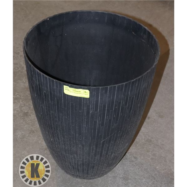 PLANTER 15" DIAMETER X 17" DEEP