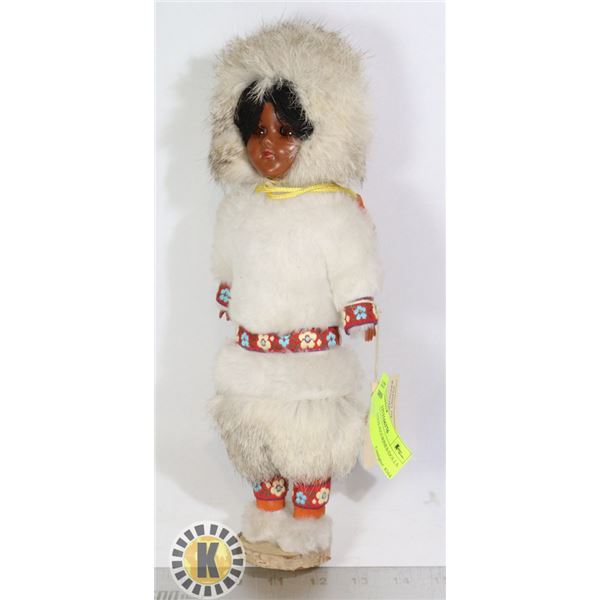 VINTAGE NATIVE FIGURINES/DOLL