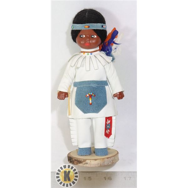 VINTAGE NATIVE FIGURINES/DOLL