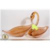 Image 1 : DECORATIVE SWAN AND BOWL SET ORANGE GLASS