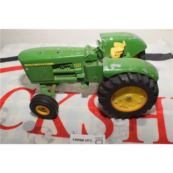 JOHN DEERE 5020 1:16TH TRACTOR TOY