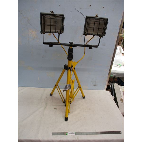 Adjustable Dual Light Stand