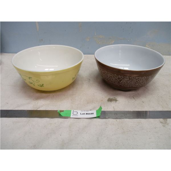 (2 X THE MONEY) Pair of Pyrex Mixing Bowls