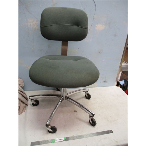 Office Chair with Back