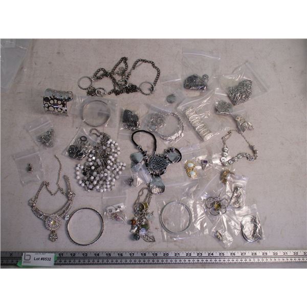 Misc Lot of Jewelry