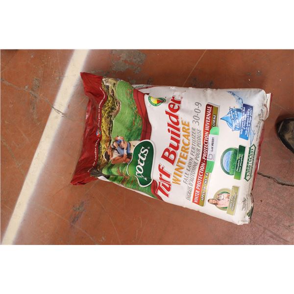 Bag of Deluxe Turf Builder (Bag Full) Scotts