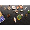 Image 3 : VINTAGE PINS LOT