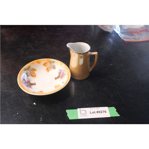 2 Pieces of Glassware