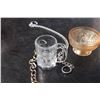 Image 2 : Glass Piece 2 Wallet Chains and A & W Mug