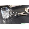 Image 3 : Wagon Wheel Inn Calendars Scissors A & W Mug