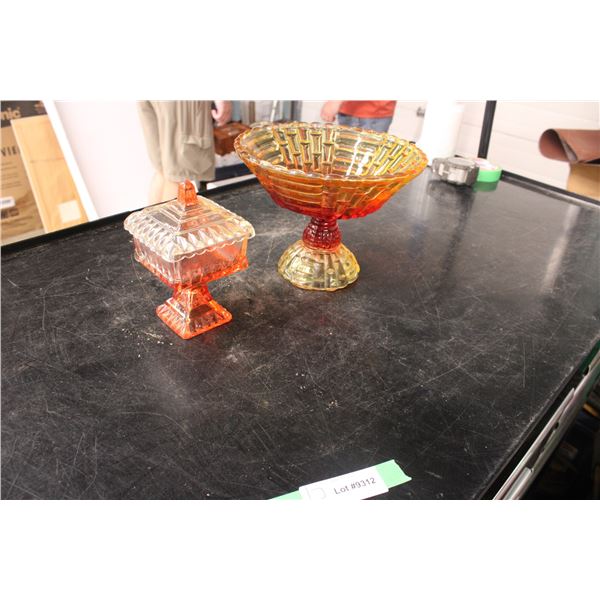 2 Pieces of Glassware