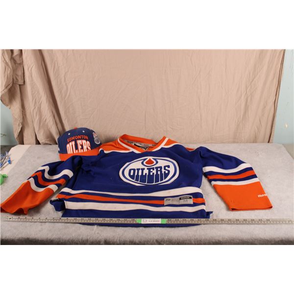 Oilers Jersey Medium and Hat (Dirty)