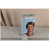 Image 4 : Hasbro Wayne Gretzky 1999 Edition Figure (NIB) 13" Tall