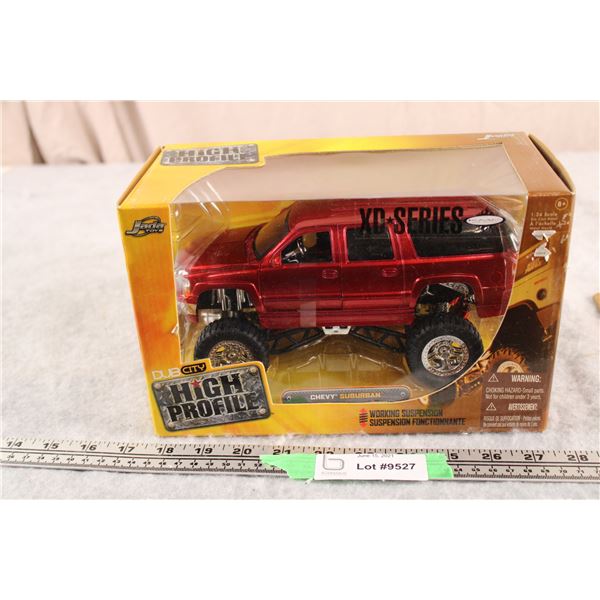 Jada Toys High Profile Chevy Suburban 1/24 Scale Die Cast (NIB)