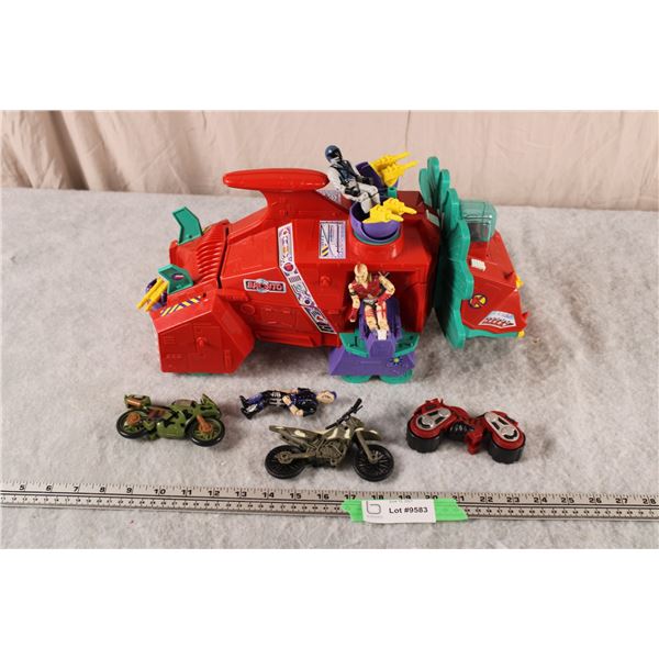 Warriors of Kerang Bronto Bot + Misc Figures