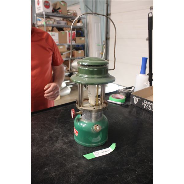 Coleman Model 335 Lantern (No Globe)
