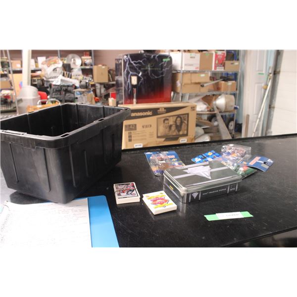 Hockey Cards Headliners NBA and NFL Trading Card Metal Tin